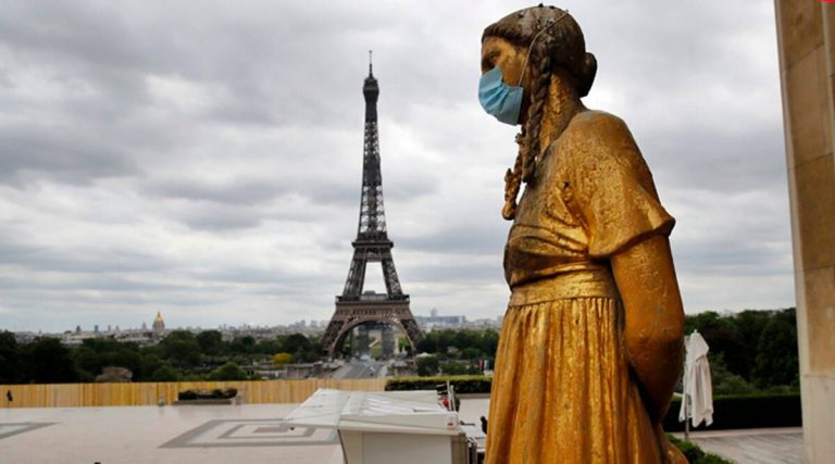 Од денеска во Франција не е задолжително носење маски на отворено